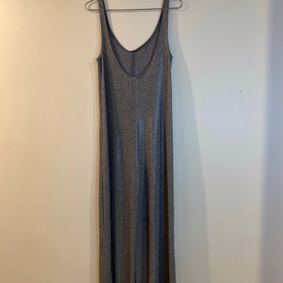 Pants - Cute stretchy jumpsuit ! With slit at the pant leg